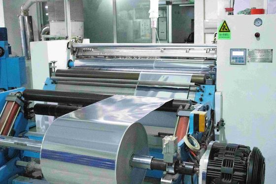स्व चिपकने वाला रोल लेबल सामग्री फिल्म 1000 मीटर लंबाई प्रकाश चांदी BOPP