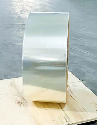 अच्छी कीमत खरोंच प्रतिरोधी स्पष्ट BOPP फिल्म, चमकदार चिपकने वाला कागज कागज की मोटाई 36u ऑनलाइन