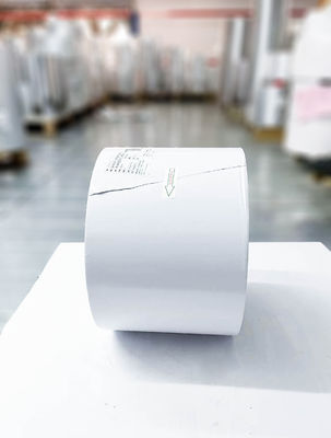 अच्छी कीमत हटाने योग्य गोंद प्रकार पीई लेबल सामग्री स्वयं चिपकने वाला एसजीएस प्रमाणित साधारण चिपचिपा ऑनलाइन