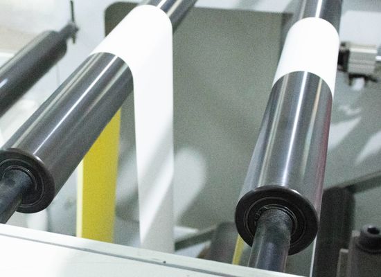 अच्छी कीमत चमकदार कागज जंबो प्रिंटिंग पेपर रोल गर्म पिघल गोंद सामान्य चिपचिपा ऑनलाइन